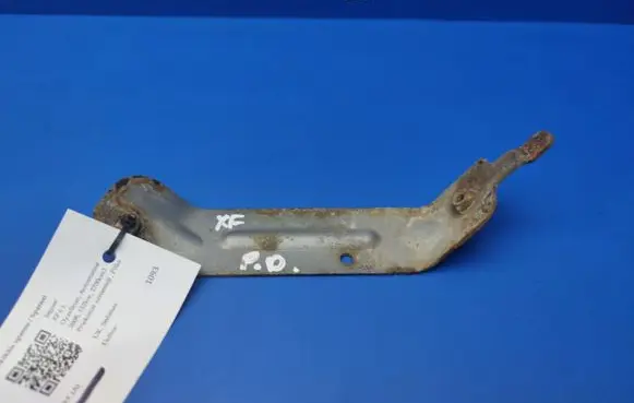 Jaguar XF Fender mounting bracket