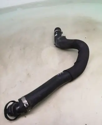 BMW 6 E63 E64 Breather hose/pipe 7526254