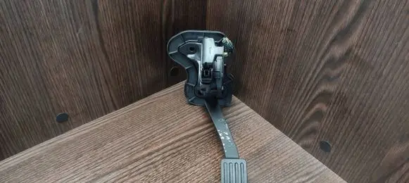 Ford Transit Accelerator throttle pedal 6C119F836CB 6PV00923800 6C116699AA