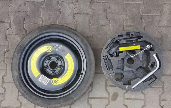 Audi A3 S3 8P R18 spare wheel