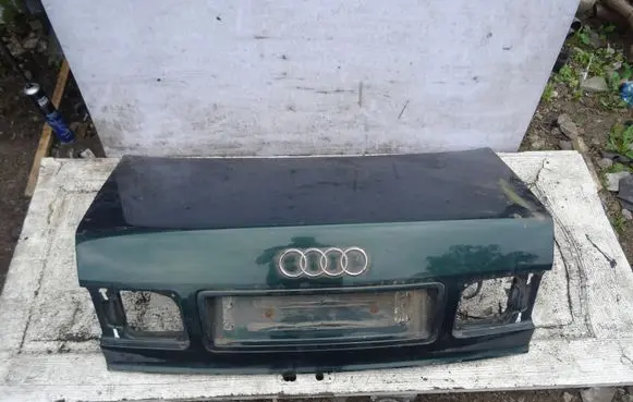 Audi A8 S8 D2 4D Tailgate/trunk/boot lid