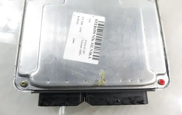 Volkswagen PASSAT B5 Engine control unit/module 038906019CD 0281010218