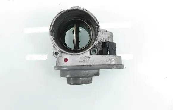 Volkswagen Golf V Throttle body valve 038128063G