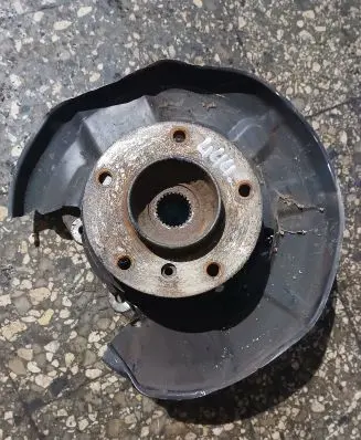 BMW 5 E60 E61 Front wheel hub 060411