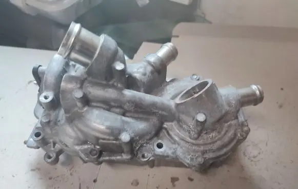 Volkswagen Golf VIII Water pump 05E121117
