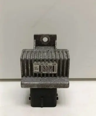 Renault Master III Glow plug pre-heat relay 110678071R