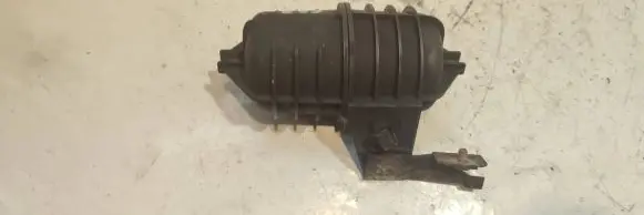 Vacuum air tank