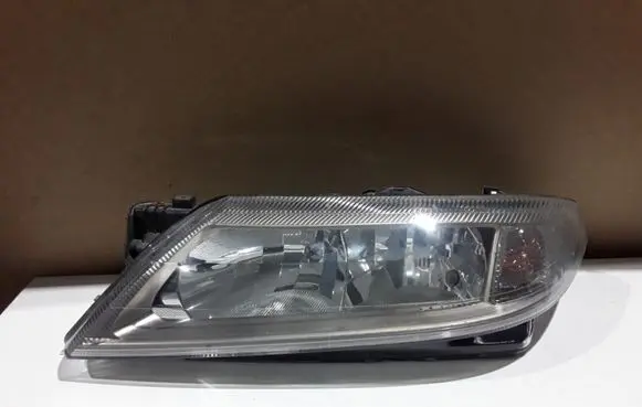 Renault Laguna II Headlight/headlamp 8200163323