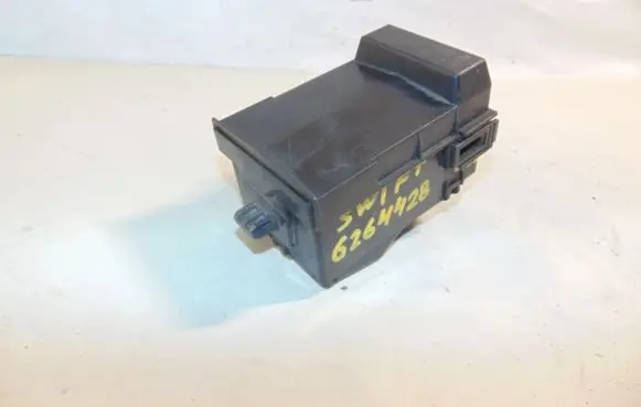 Suzuki Swift I Fuse module 3673786J00
