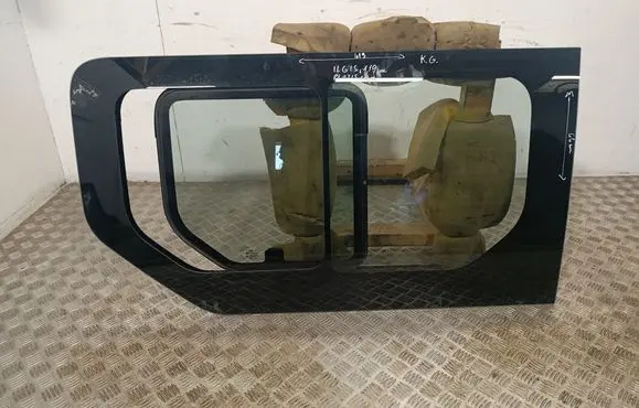 Opel Vivaro Sliding door window/glass 
