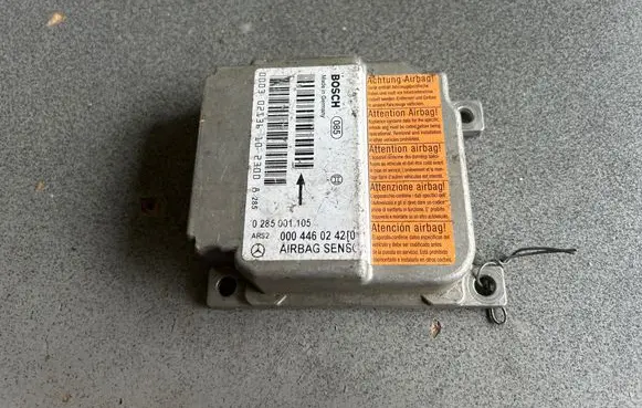 Mercedes-Benz Sprinter W901 W902 W903 W904 Airbag control unit/module 0285001105 0004460242 0285001144