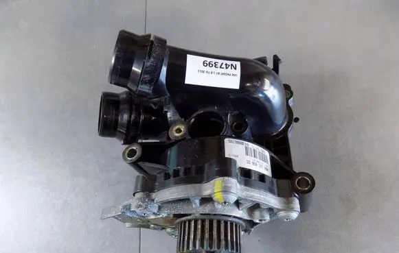 Volkswagen PASSAT B7 Water pump 0AM911023K