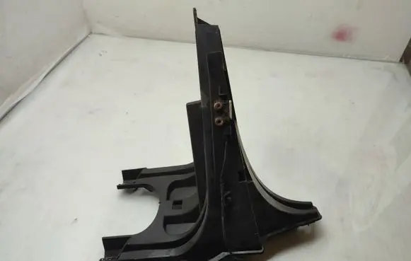 Headlight/headlamp mounting bracket
