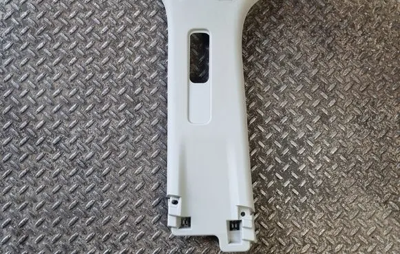(B) pillar trim (top)