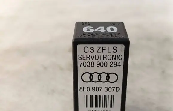 Audi A4 S4 B7 8E 8H Other relay 8E0907307D 7038900294 5WK11551