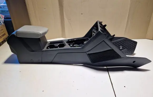 Volkswagen Taos Center console 2GJ863046
