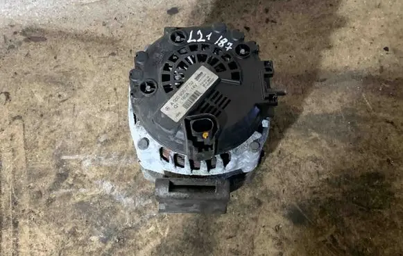 Mercedes-Benz E W212 Generator/alternator A0009067702