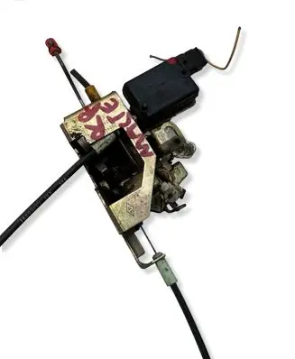 Renault Master II Front door lock 2313