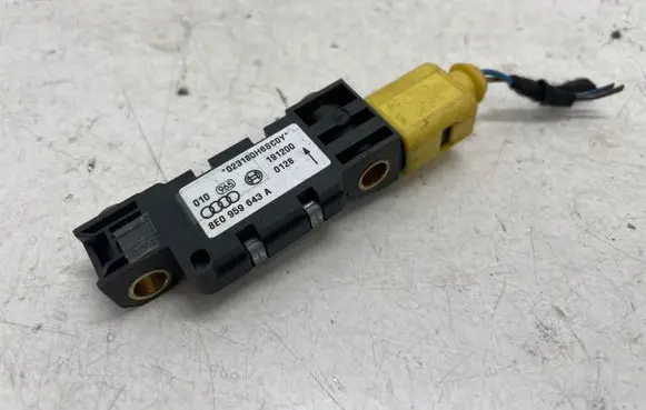 Audi A6 S6 C6 4F Airbag deployment crash/impact sensor 8E0959643A