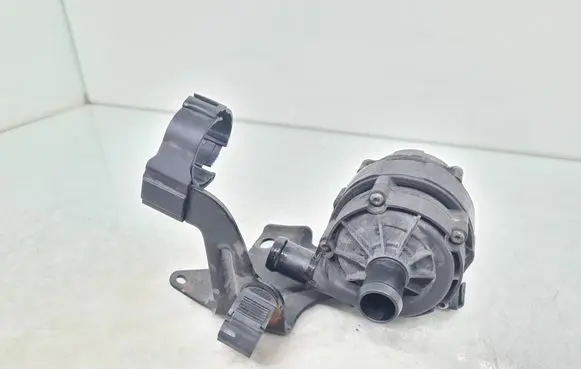 Skoda Octavia Mk3 (5E) Electric auxiliary coolant/water pump 04L965567A 0392024006 5Q0121093EL