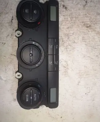 Volkswagen PASSAT B6 Climate control unit