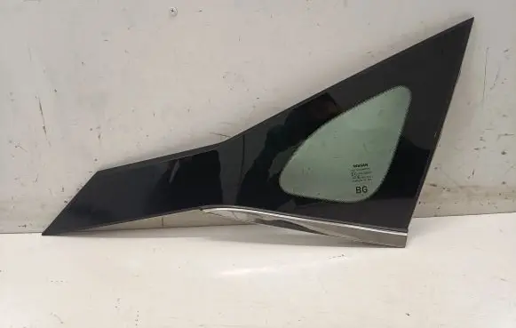 Nissan Qashqai J12 Rear side window 43R00049