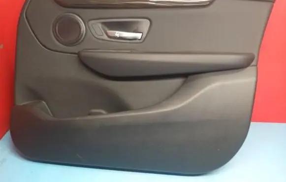BMW 2 F46 Front door card panel trim
