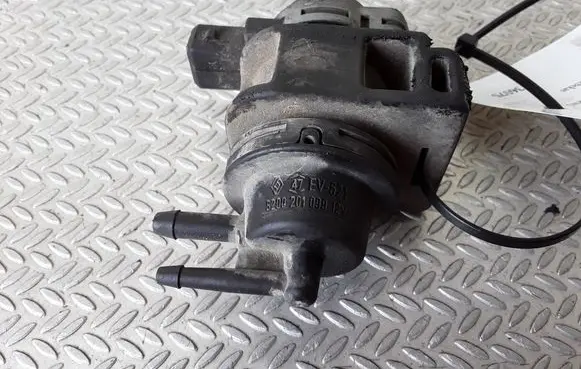Renault Megane II Vacuum valve 8200201099