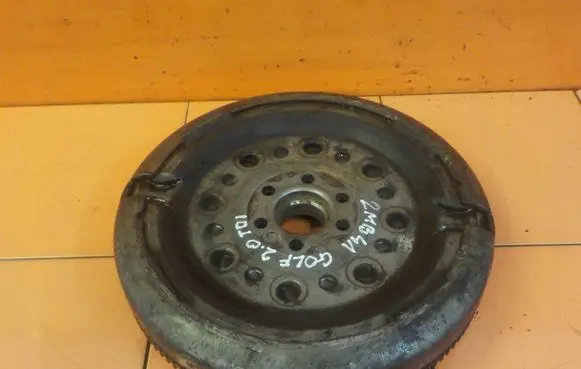 Volkswagen Golf VI Dual mass flywheel 2MB41