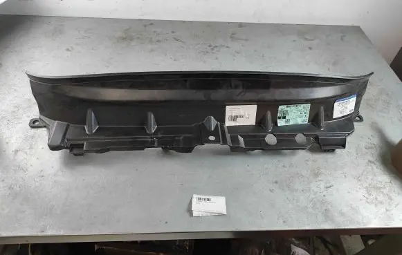 Ford Fiesta Intercooler air channel guide 1750484 1537649