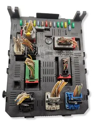 Peugeot 307 Fuse module 9663510580 BSI2004H05 01160307