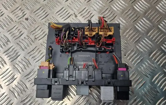 Volkswagen PASSAT B6 Comfort/convenience module 3C8937049E