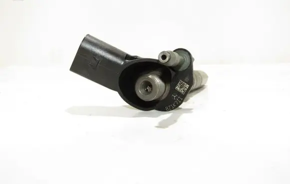Mercedes-Benz E W212 Fuel injector a6420701187