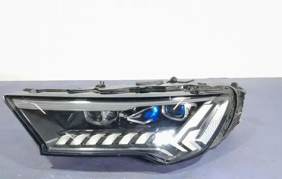 Audi Q7 4M Headlight/headlamp 4M0941085C