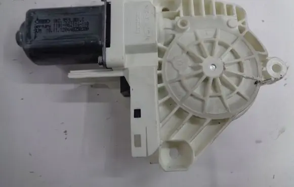 Audi A1 Front door window regulator motor 8K0959801C