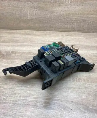 Ford Transit Fuse module F57B14B192AA 1S7T14A073