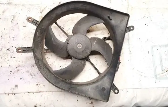 Fiat Ulysse Radiator cooling fan shroud 8240140