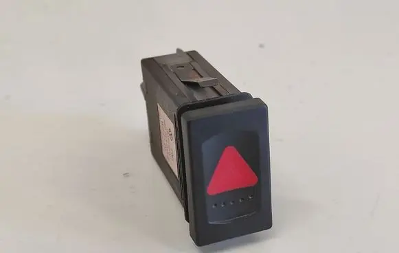 Volkswagen PASSAT B5 Hazard light switch 3B0953235B