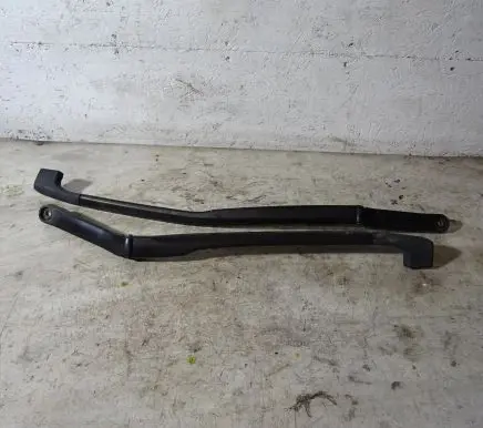 Volkswagen Phaeton Front wiper blade arm