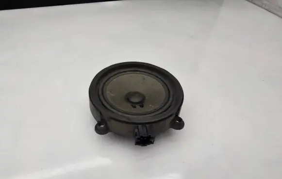 Mercedes-Benz Sprinter W906 Front door speaker A9068270060 00317418 7297241028