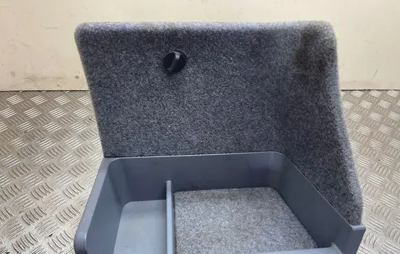 Trunk/boot side trim panel