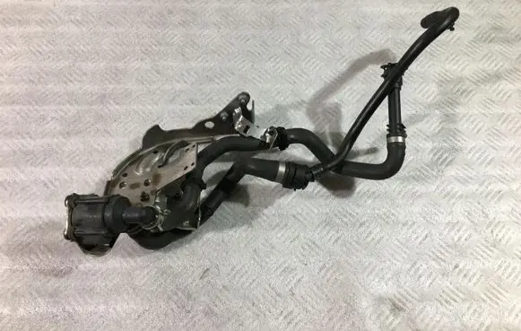 Volvo XC90 Electric auxiliary coolant/water pump 31686005