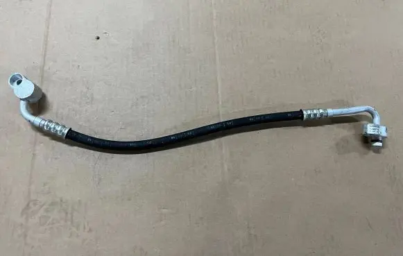 Porsche Cayenne (92A) Air conditioning (A/C) pipe/hose 7L0820739 52496506 ST2397