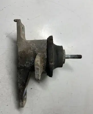 Mitsubishi Colt Engine mount bracket MR594202