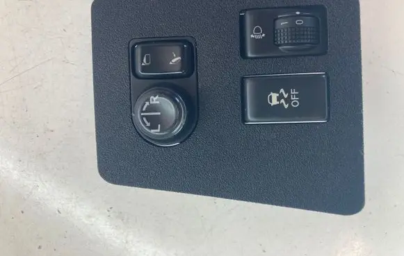 Nissan Qashqai+2 Wing mirror switch 25190JDOOD