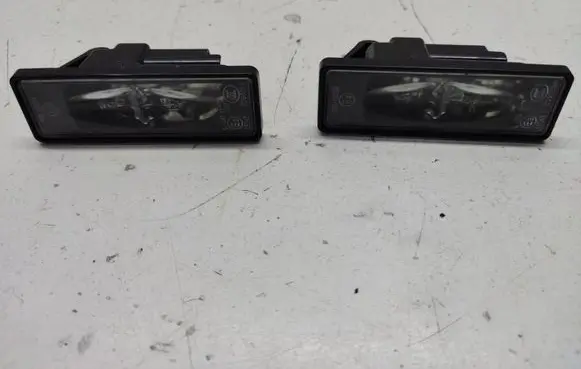 Opel Mokka B Number plate light 9815225980