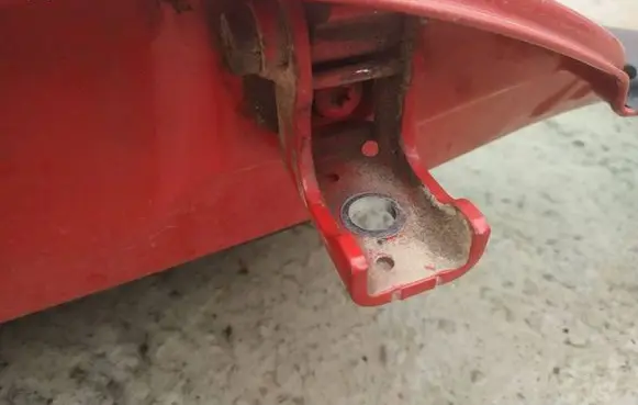 Peugeot 206 Rear door lower hinge
