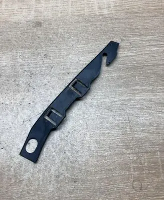 Mercedes-Benz A W169 Front bumper mounting bracket A1698820427