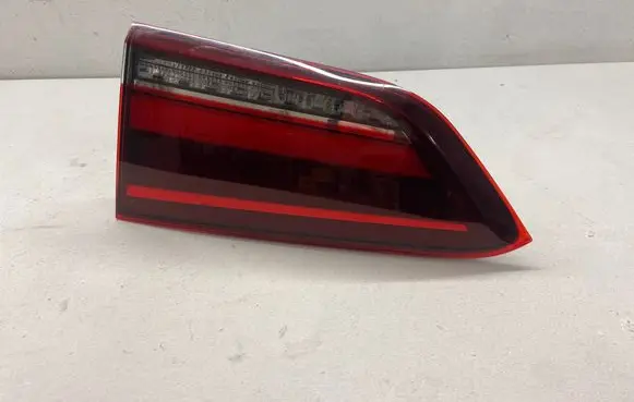 BMW X1 F48 F49 Tailgate rear/tail lights 8747771808 H8747771808 F03762000F