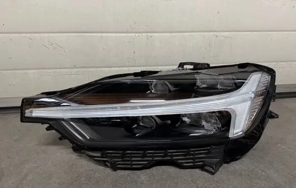 Volvo XC60 Headlight/headlamp 32337382